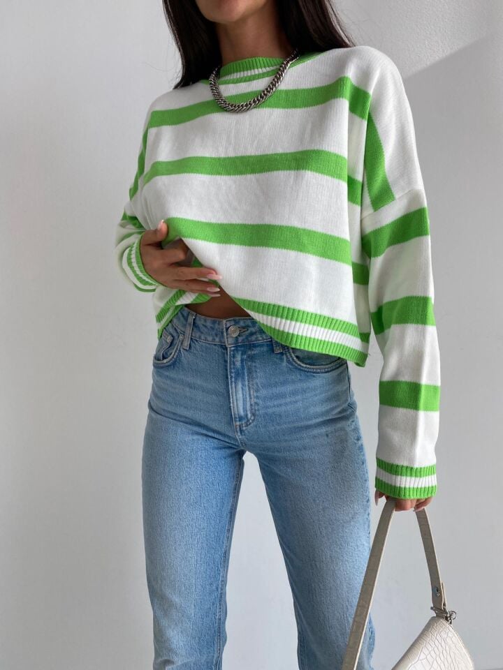 Yeşil Beyaz Çizgi Desenli Kazak