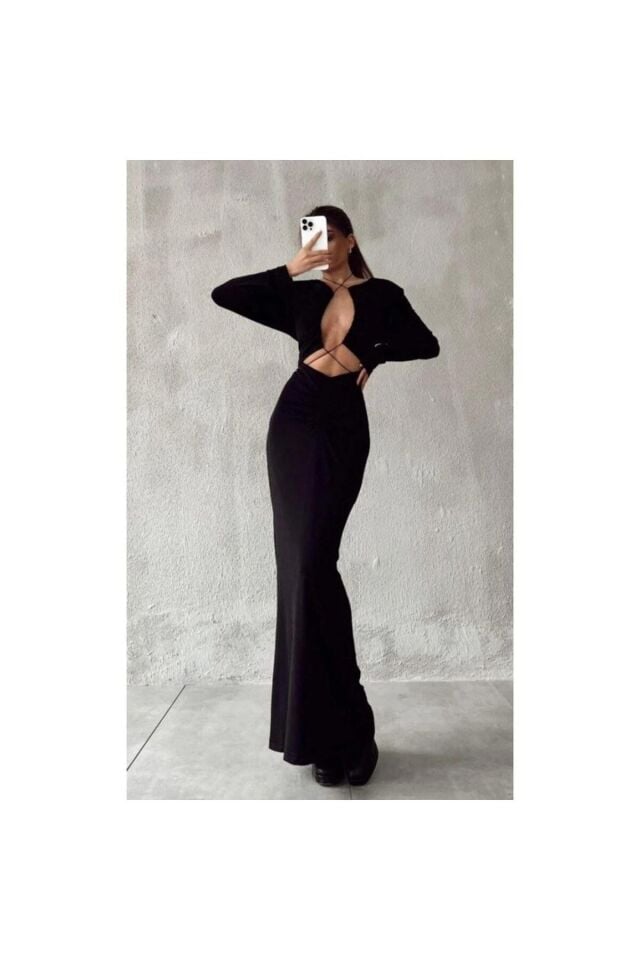 Siyah Dekolteli Uzun Elbise