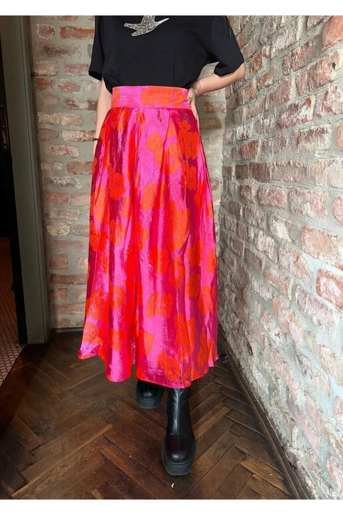 Pembe Renkli Pileli Etek