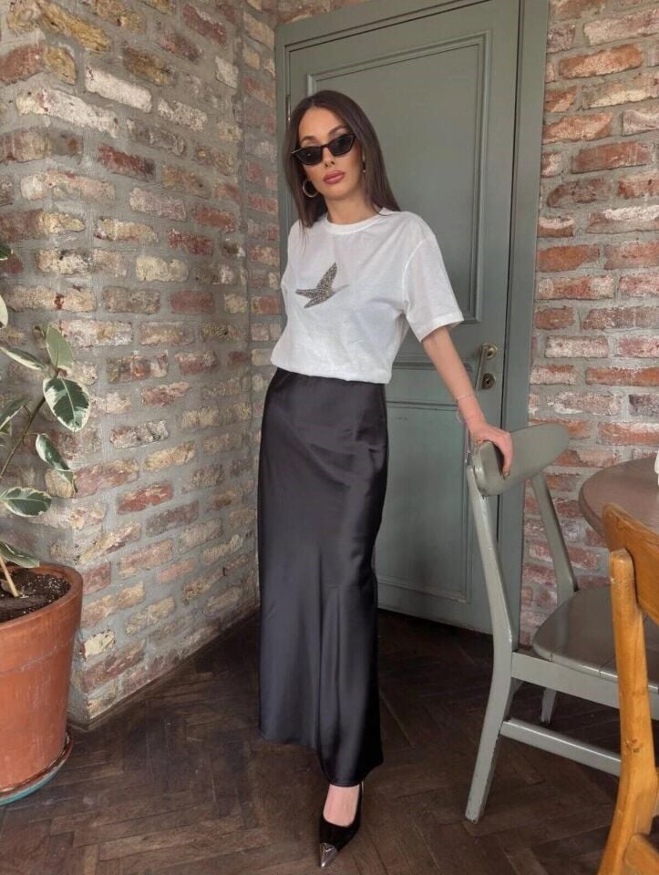 Kadın Siyah Kloş Uzun Saten Etek