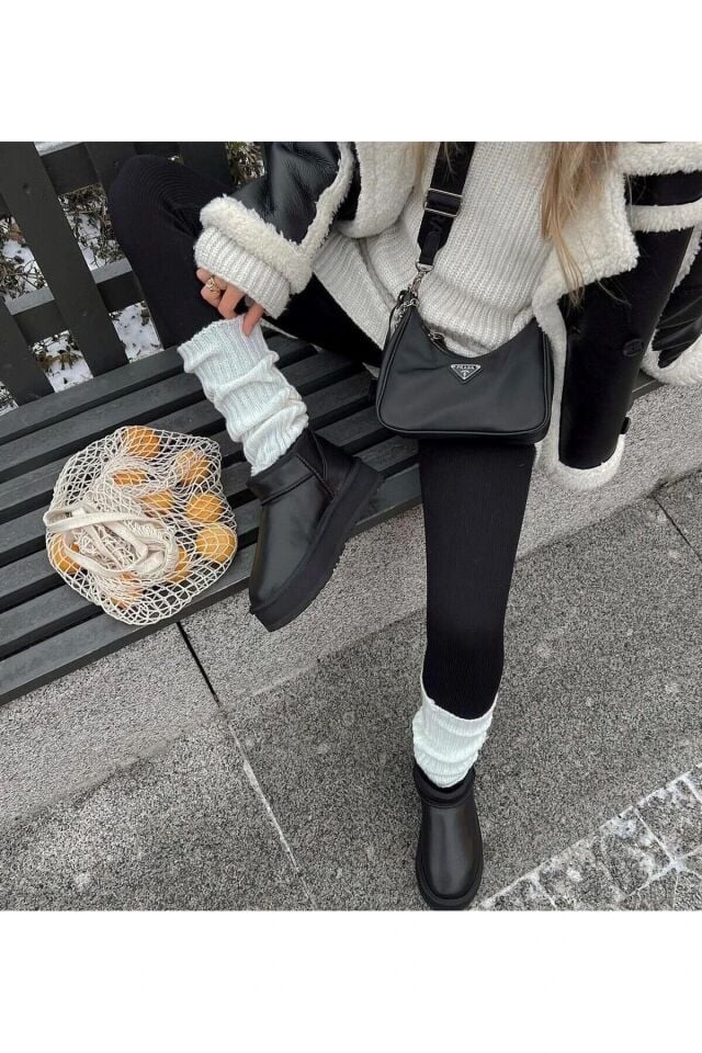 Mini Deri  Siyah İçi Kürklü Kalın Taban Kadın Bot