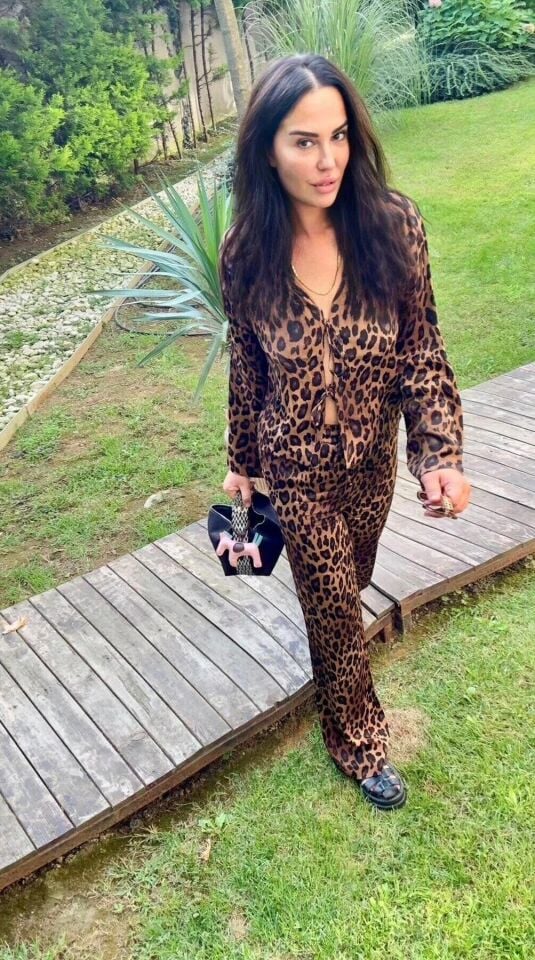 Leopar Desenli Yumuşak Saten Takım