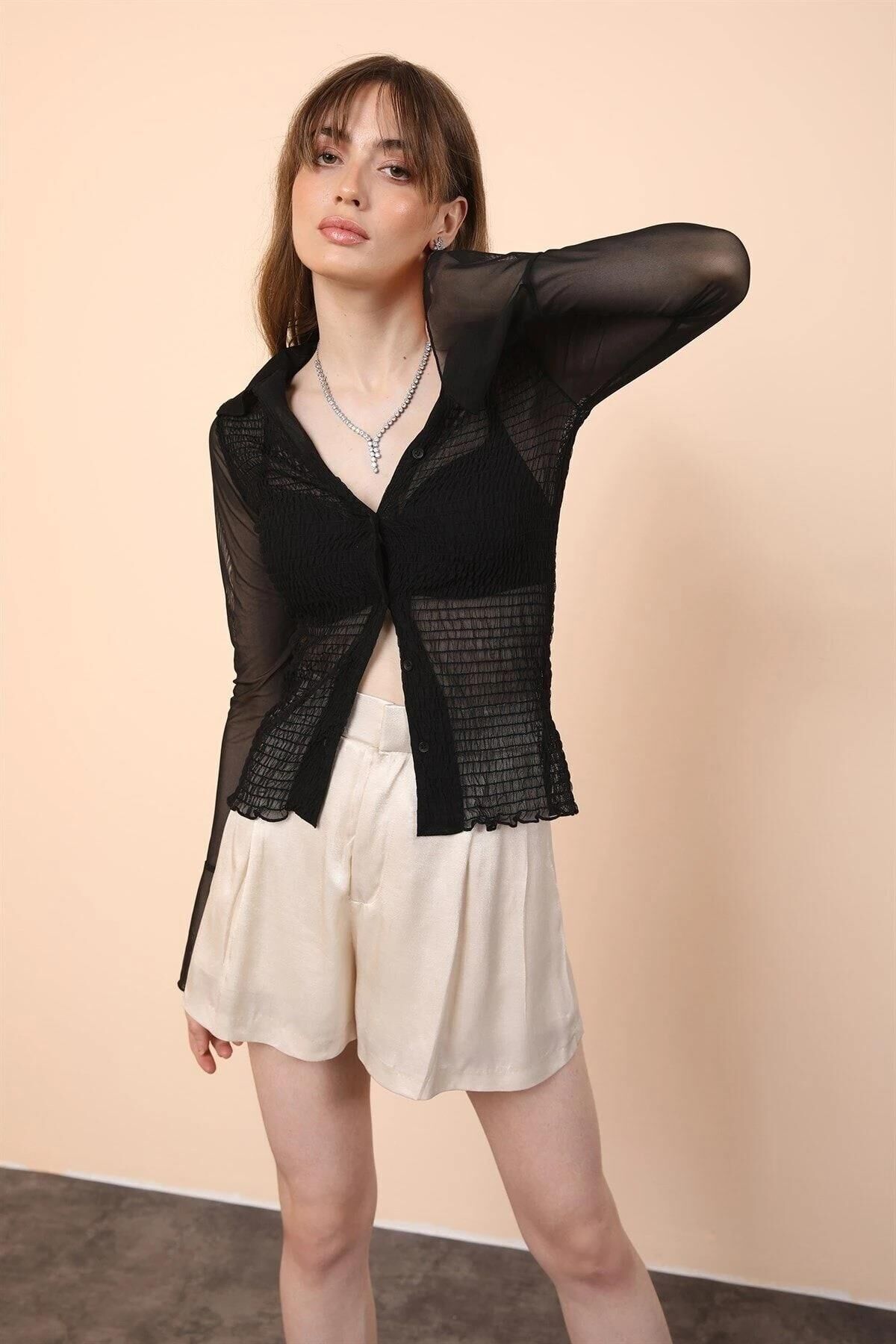 Kadın Krem Rengi Saten Kısa Şort