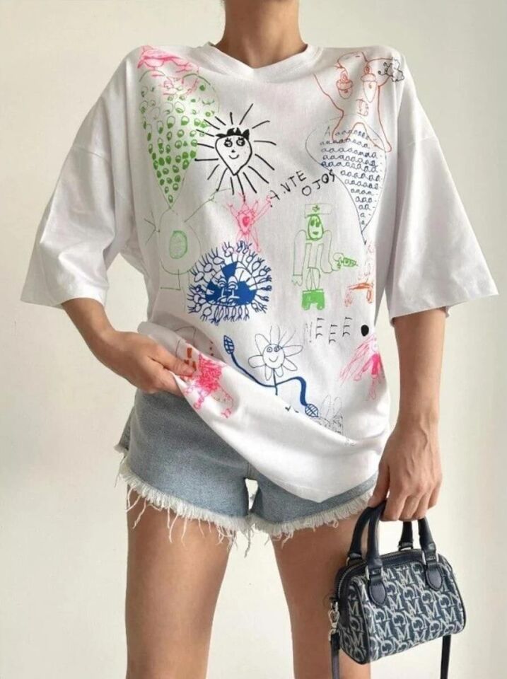 Beyaz Renkli Baskılı Oversize Pamuk Kadın Tişört