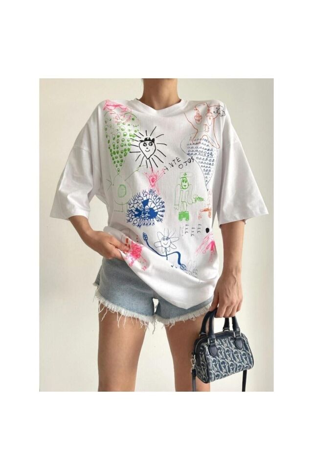 Beyaz Renkli Baskılı Oversize Pamuk Kadın Tişört