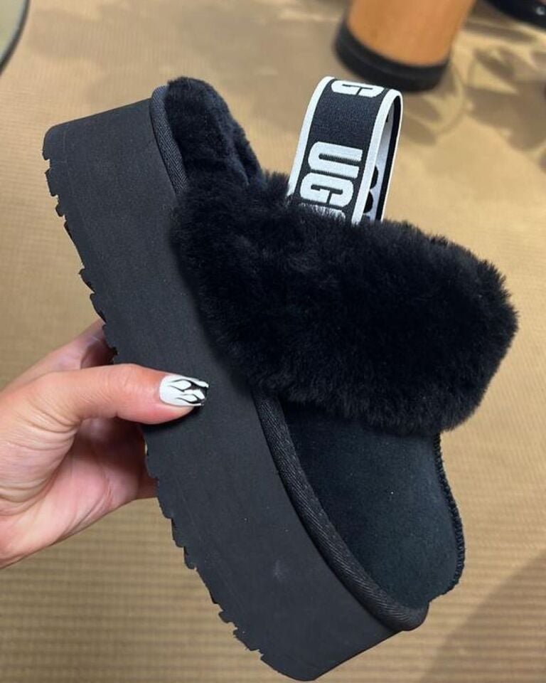 Siyah Funkette Stil Kalın Tabanlı Kürklü Mini Kadın Bot